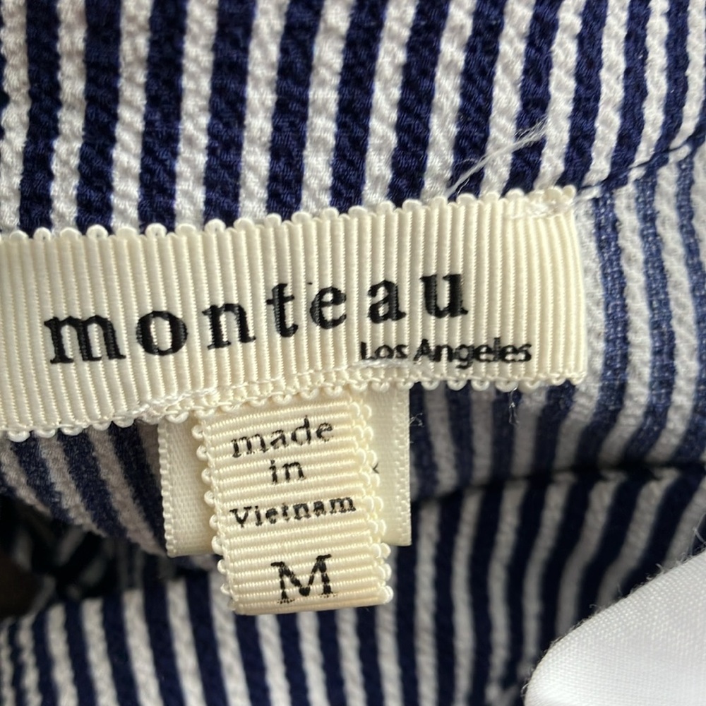 Flattering fitted blue and white peplum blouse top M EUC - Picture 14 of 14